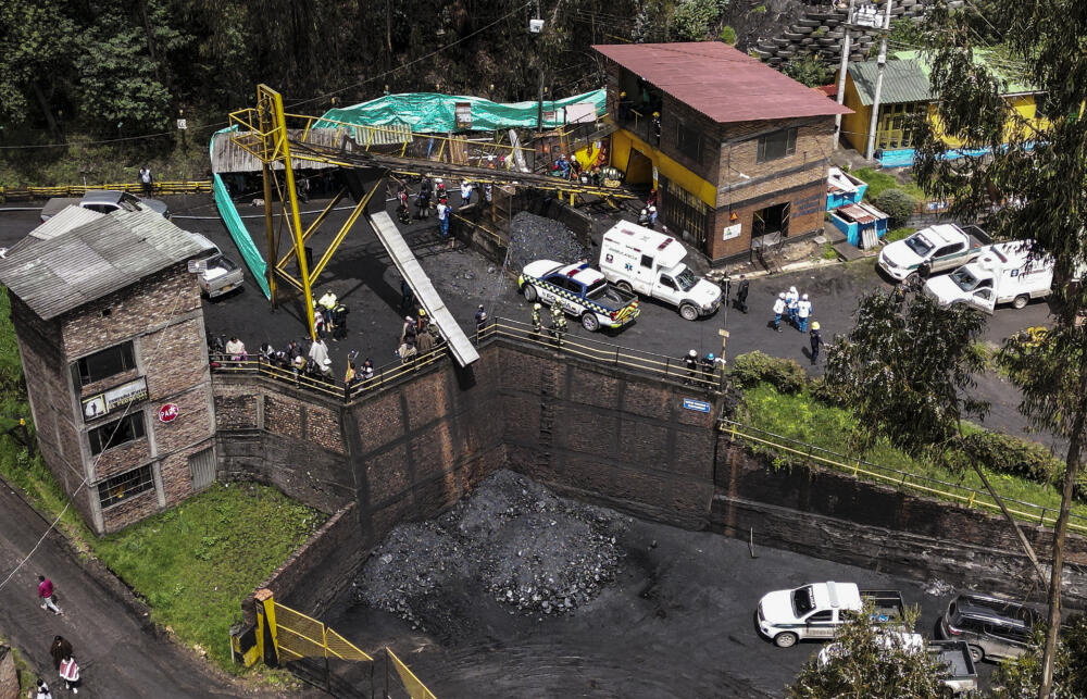 La tragedia de dos hermanos mineros que murieron en explosión de Sutatausa Los hermanos Santiago y Albeiro Blanco Martínez, son dos de las 21 víctimas que dejó la explosión al interior de la mina de Sutatausa, Cundinamarca, ocurrida la noche de este martes.