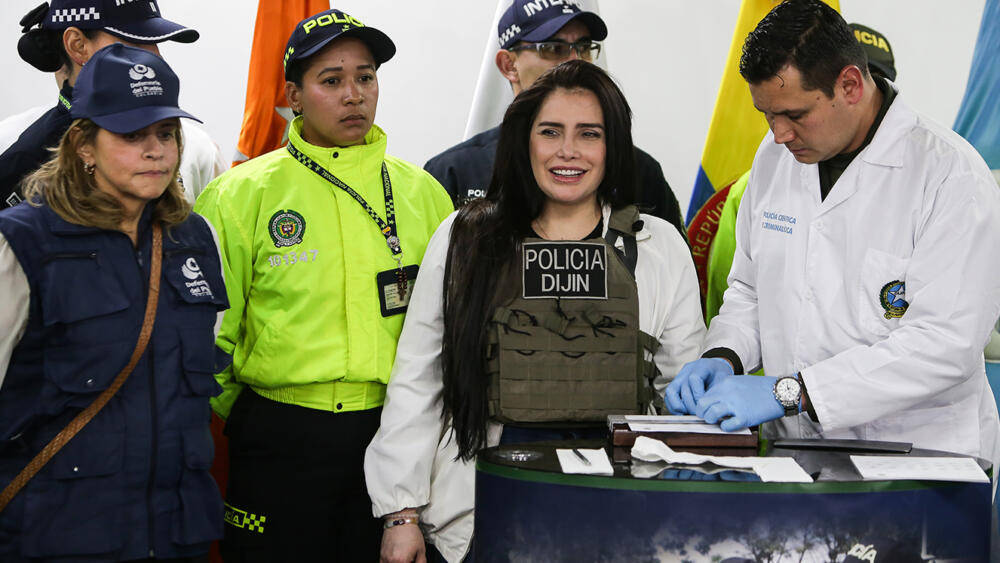 Las costosas prendas con las que aterrizó en Colombia Aída Merlano Tras la llegada a Aída Merlano a Colombia, después de haber sido deportada de Venezuela, ha llamado mucho la atención la costosa vestimenta que portaba la excongresista.