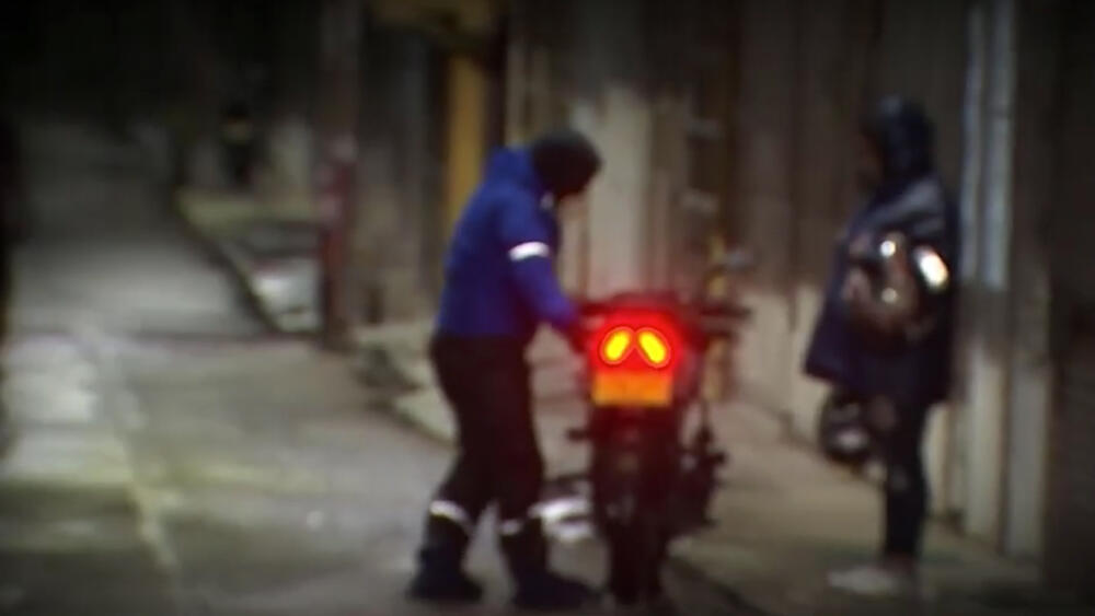 Motociclista fue arrollado por un carro en Kennedy Los hechos ocurrieron en la Av. ciudad de Cali con calle 42 en la localidad de Kennedy.