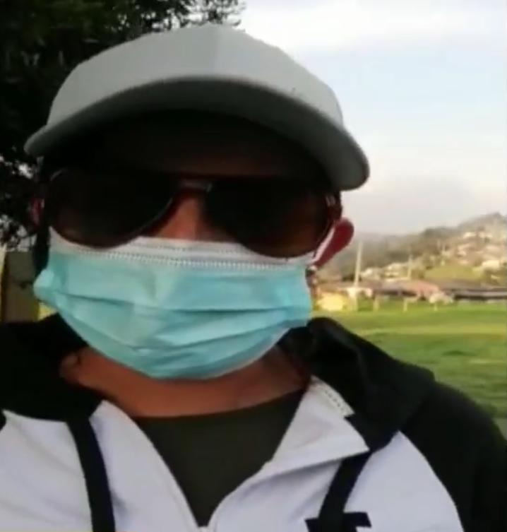 Mujer denunció que un desconocido la golpeó mientras iba para su casa Una mujer que iba rumbo a su casa fue víctima del ataque a golpes por parte un hombre que jamás había visto. El caso sucedió en Suesca. Cundinamarca.