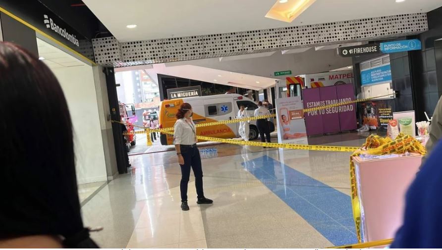 Aterrador: el extraño químico con el que hombre mató a su ex en centro comercial 5 Aterrador: el extraño químico con el que hombre mató a su ex en centro comercial Maryori Muñoz Sánchez se encontraba trabajando en el centro comercial Mayorca, cuando su expareja sentimental llegó a atacarla con un químico que terminó causándole la muerte a ambos.