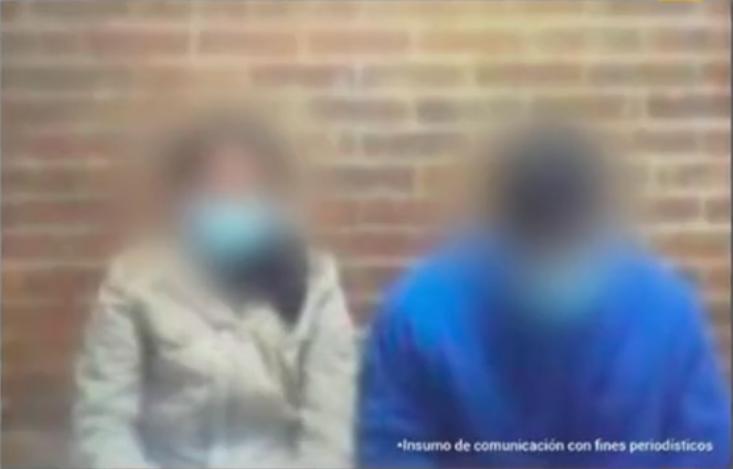 Niña de 2 años era torturada por su mamá y padrastro en Kennedy La Fiscalía Seccional Bogotá envío a la cárcel a dos sujetos señalados de agredir a una niña de tan solo dos años y a sus dos hermanitos de 5 y 7 años, en la localidad de Kennedy.