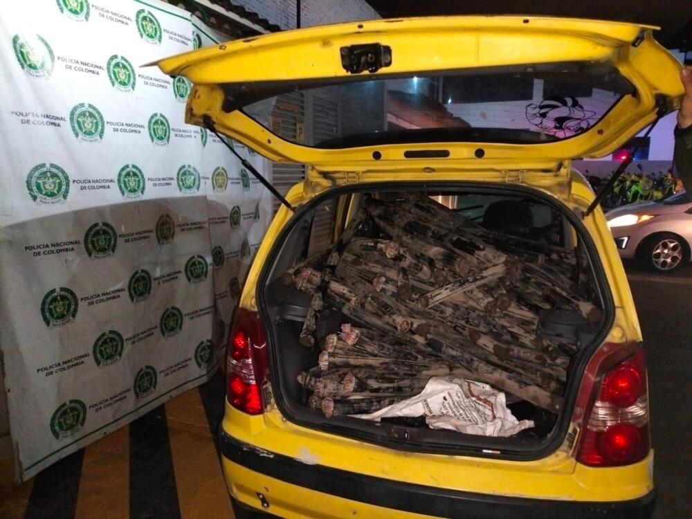 Persecución a taxi terminó en captura en Los Mártires 90 metros de cable con cobre avaluados en más de $50 millones fueron incautados por la Policía en medio de una persecución a un taxi en la localidad de Los Mártires.