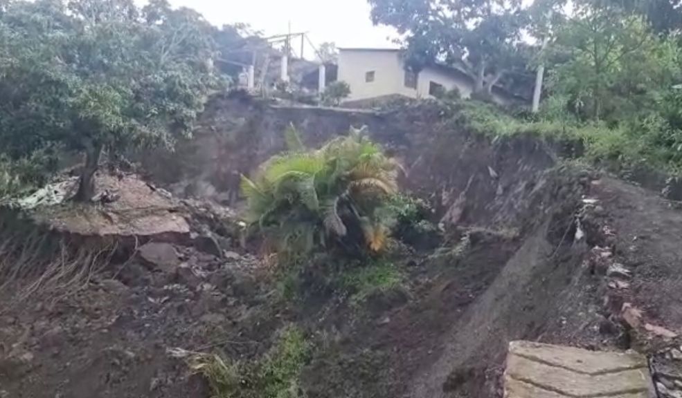 Grave emergencia por fuertes lluvias en municipios de Cundinamarca 3 Grave emergencia por fuertes lluvias en municipios de Cundinamarca Según el informe emitido por el cuerpo de Bomberos de Cundinamarca, varios municipios han presentado graves emergencias por las lluvias.
