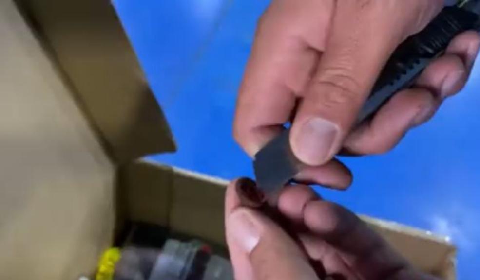 Policía incautó 5.200 gramos de cocaína envueltos en granos de café 3 Policía incautó 5.200 gramos de cocaína envueltos en granos de café En medio de un operativo de inspección de cajas que iba a ser trasladadas fuera de la capital, la Policía Metropolitana de Bogotá, incautó 5.200 gramos de cocaína que estaban camuflados en paquetes que contenían granos de café.