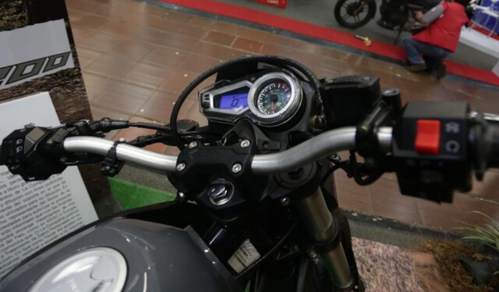 A la cana ladrón de motos en Soacha 5 A la cana ladrón de motos en Soacha Los hechos ocurrieron en el barrio el Altico de Soacha, sobre la madrugada de este miércoles. Al parecer, el bandido se llevó una moto que se encontraba parqueada.