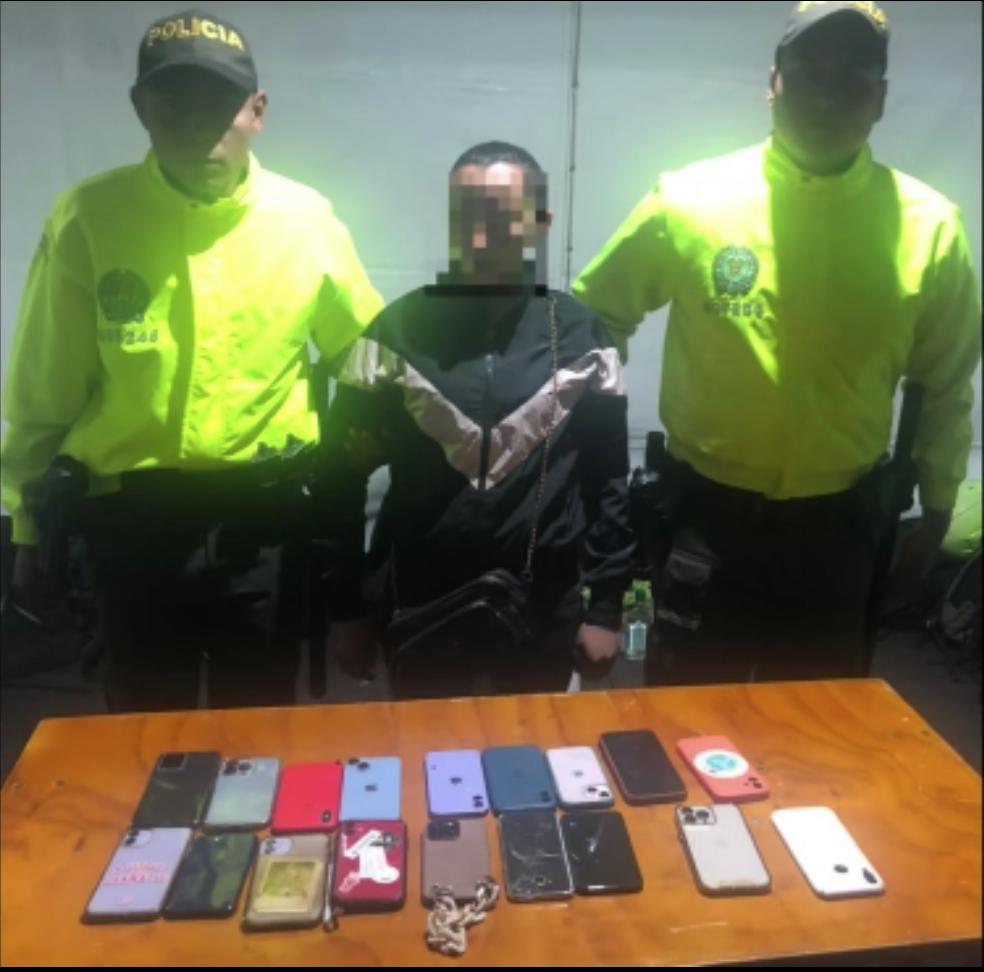 Recuperaron 50 celulares hurtados este fin de semana durante el Festival Estéreo Picnic La Policía Nacional confirmó que 50 celulares fueron recuperados en operativos que se realizaron durante los cuatro días del Festival Estéreo Picnic.