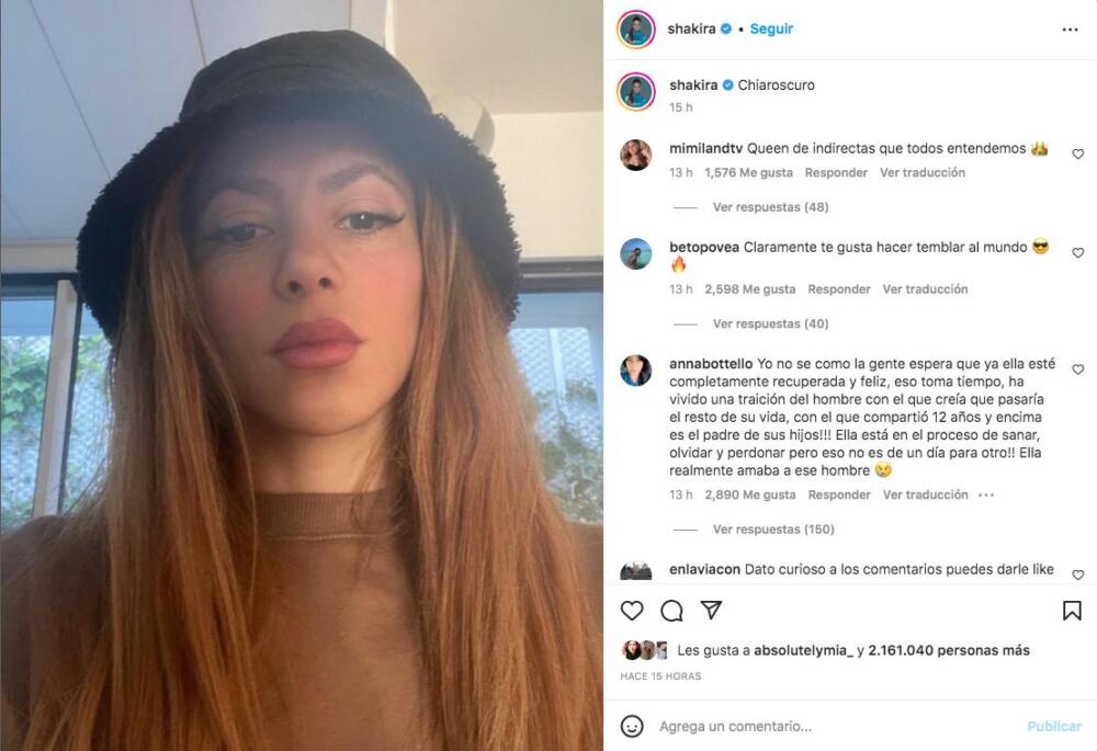 Shakira volvió a lanzarle un vainazo a Clara Chía ¿Se vendrá otra canción? Después de que la cantante Shakira lanzara un éxito musical tras otro desde que su expareja, Gerard Piqué, le fuera infiel, la barranquillera volvió a dar de qué hablar con su más reciente publicación en Twitter.