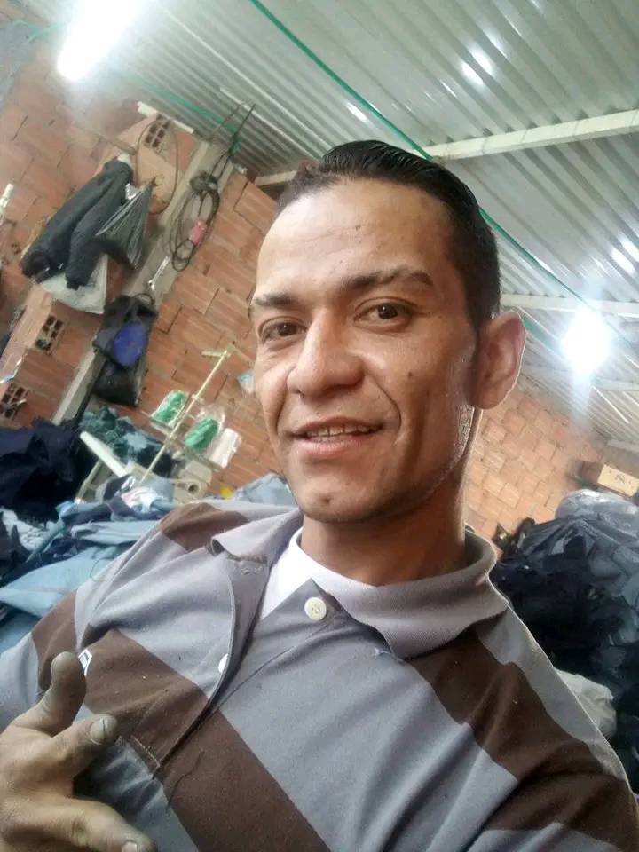 Sicario acabó con Jeison Javier en Ciudad Bolívar Un sicario acabó con la vida de un hombre de 33 años en el barrio San Francisco, de la localidad de Ciudad Bolívar.