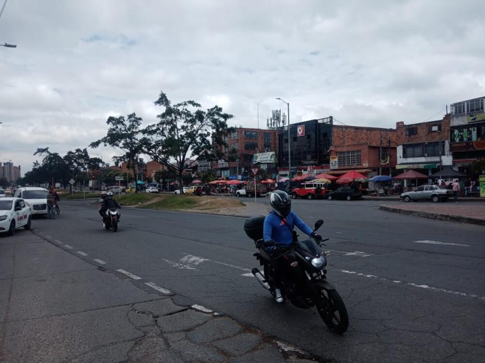 Tras la pista del asesino de Cristian en Ciudad Bolívar Una familia residente en el sector de Candelaria La Nueva, en Ciudad Bolívar, vive una lamentable desgracia familiar propiciada por un conductor que atropelló impunemente al menor de los miembros de la familia causándole la muerte inmediata.