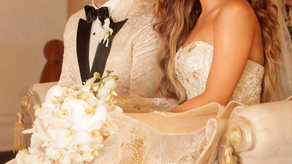 Un hombre descubrió que su esposa era su hermana, después de 6 años de casados  El insólito caso de un hombre que descubrió que estaba casado con su hermana sucedió en Estados Unidos y ha generado conmoción en su familia.