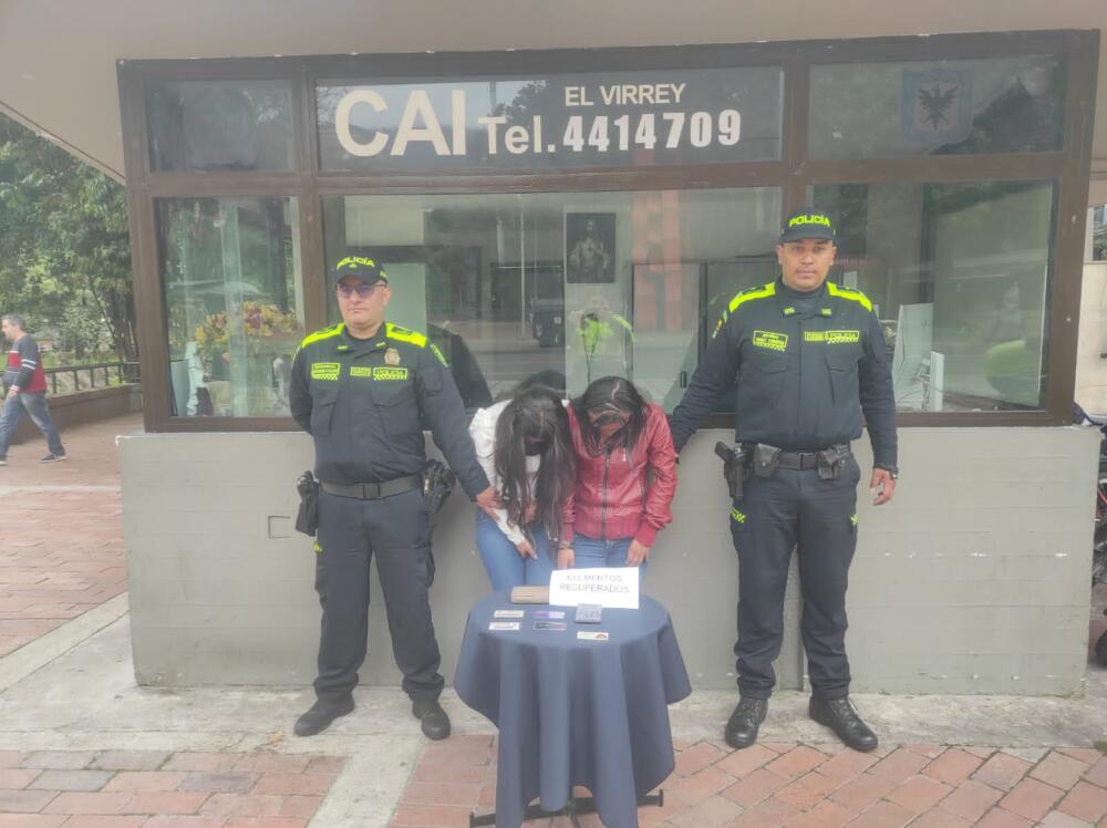Agarran en Chapinero a dos mujeres por robar en buses del SITP En las últimas horas dos mujeres fueron capturadas luego de robar un bus del SITP.