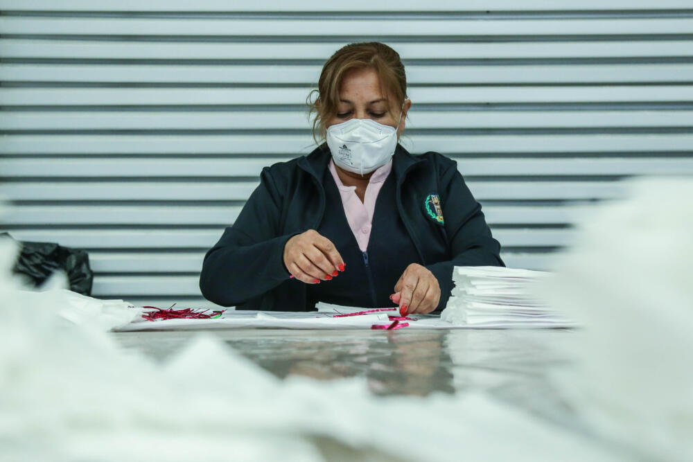 Lo que necesita saber de la reforma laboral 1 Lo que necesita saber de la reforma laboral Ayer la reforma laboral, una de las más importantes para el Gobierno y que concentra el interés de empresas, gremios y trabajadores, inició su camino legislativo tras su radicación en el Congreso por parte de la ministra Gloria Inés Ramírez.