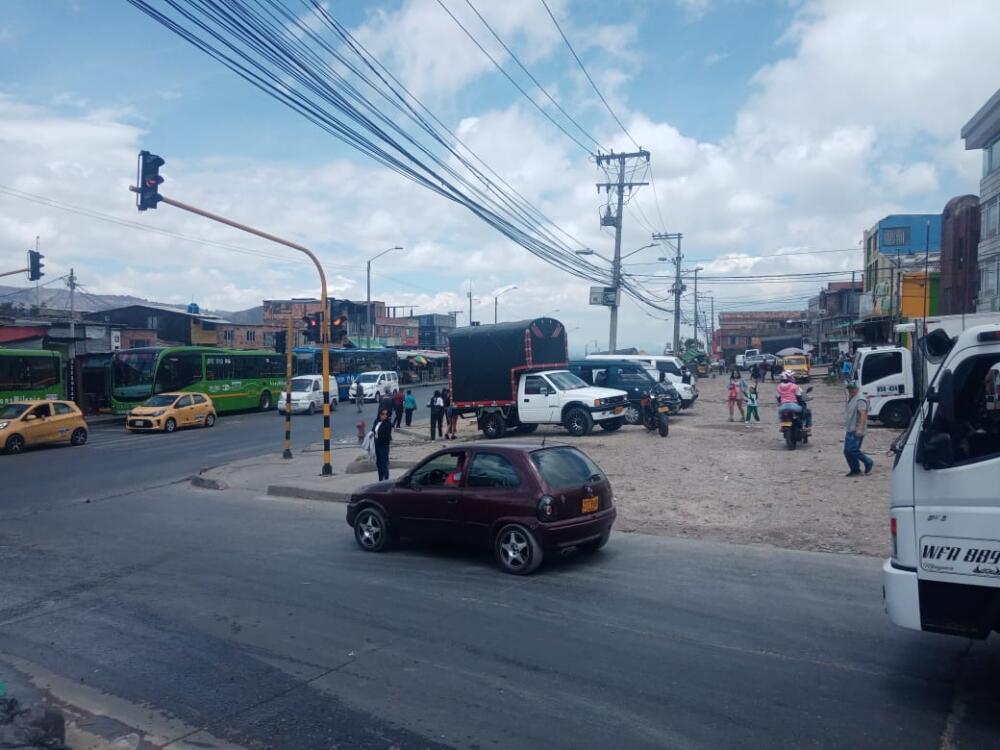 Nelson fue asesinado a puñaladas en Usme Nelson falleció luego de que vilmente lo atacaran a puñaladas en Usme.