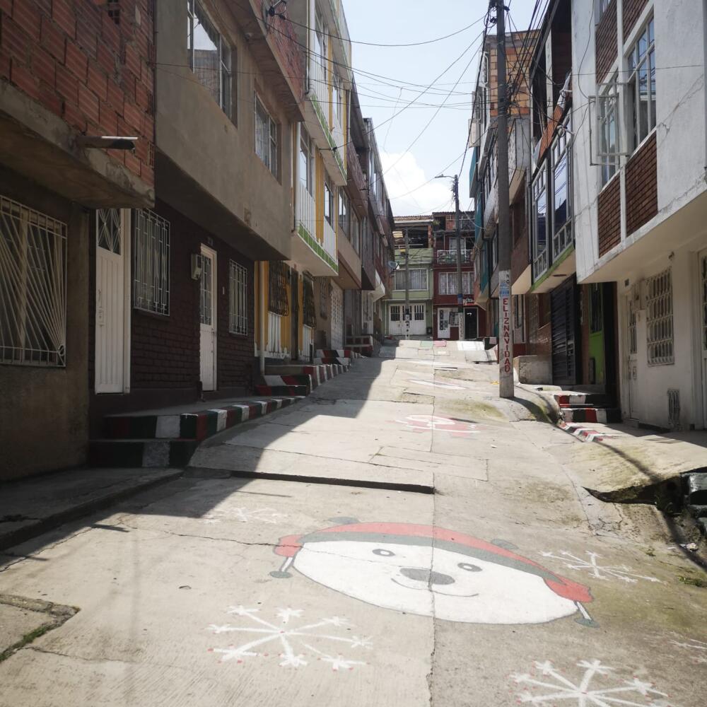 Crimen a bala de Jorge Luis en Ciudad Bolívar 1 Crimen a bala de Jorge Luis en Ciudad Bolívar Los residentes del barrio Candelaria La Nueva, en Ciudad Bolívar, se encuentran atemorizados por culpa del crimen que se presentó en la localidad.