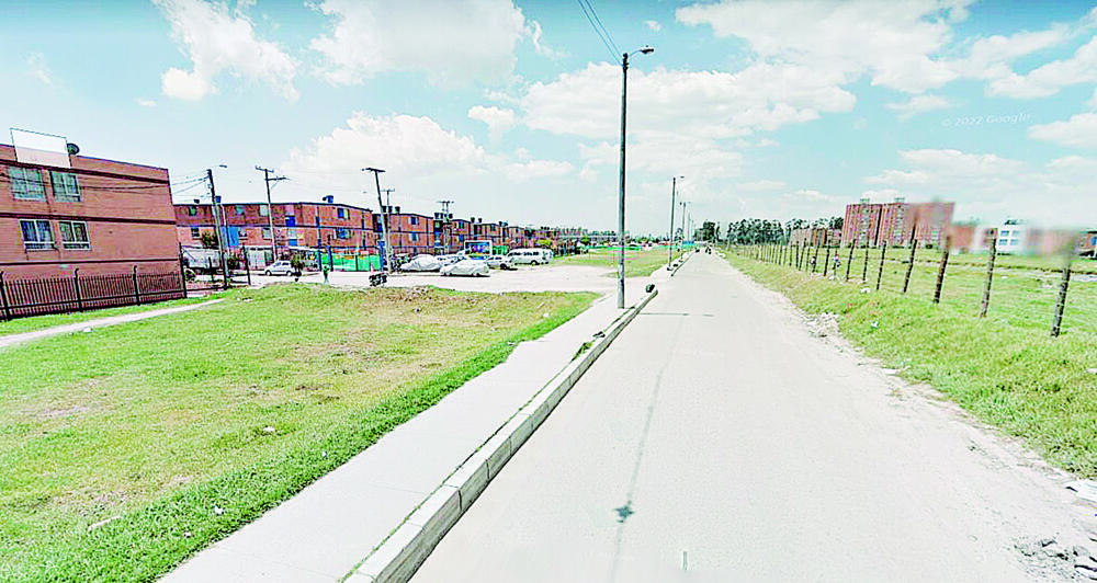 Botaron cadáver desde un bicitaxi en Kennedy En horas de la mañana de ayer, cuando los residentes salían a caminar por el barrio Primavera (en la localidad de Kennedy), quedaron sorprendidos al ver el cadáver de un hombre tendido en vía pública.