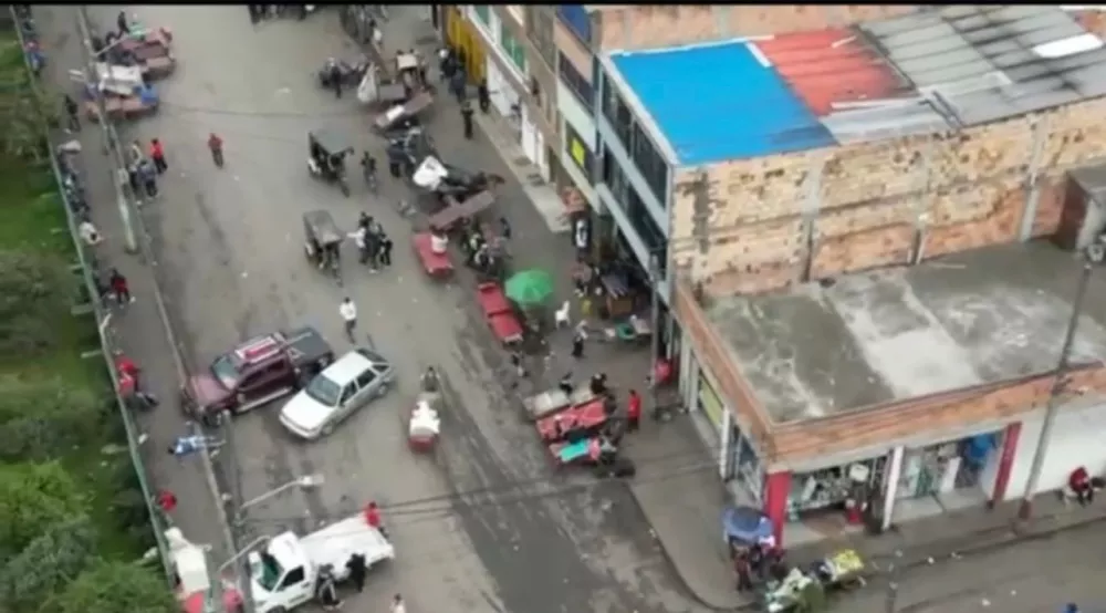 Terrible: Mujeres estarían siendo rifadas por 30 mil pesos en Corabastos 8 Terrible: Mujeres estarían siendo rifadas por 30 mil pesos en Corabastos Una graves situación se estaría presentando en la UPZ de Corabastos, donde al parecer el premio de rifas serían algunas mujeres.