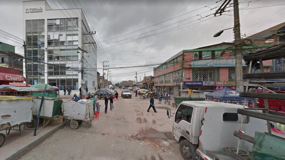Domiciliario fue robado y baleado en Soacha 1 Domiciliario fue robado y baleado en Soacha Santiago Murillo, joven de 22 años que trabaja como domiciliario en Soacha, es una de las más recientes víctimas de la ola de inseguridad y violencia por la que atraviesa el vecino municipio.