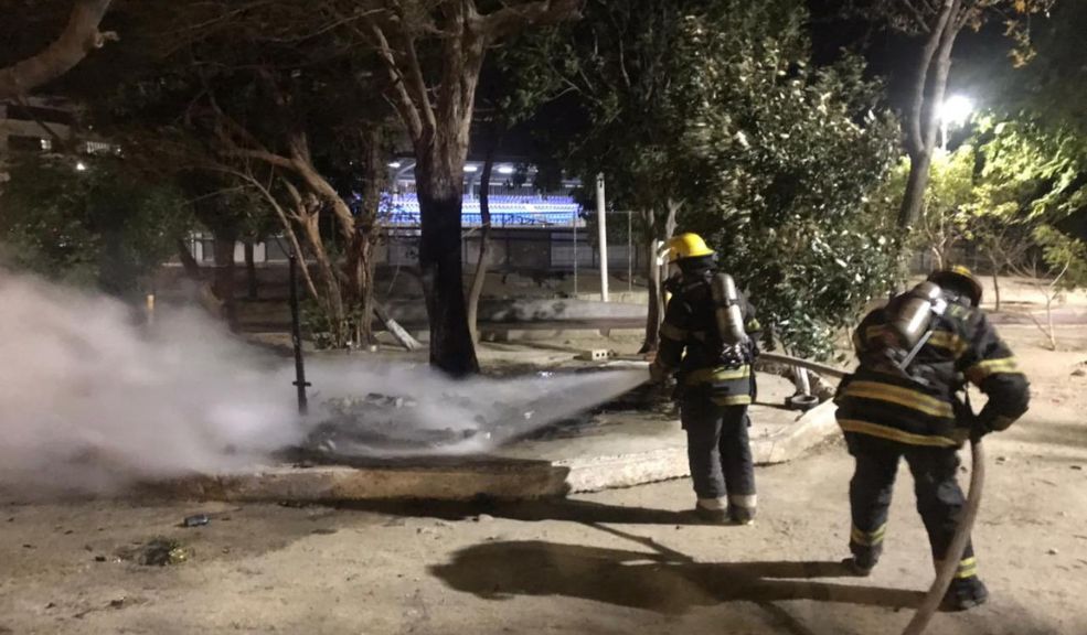 ¡Infames! Le prendieron fuego a un albergue con 50 gatos Un atroz caso de maltrato animal se registró en Santa Marta luego de que un albergue con 50 gatos fue incinerado en la madrugada de este miércoles.