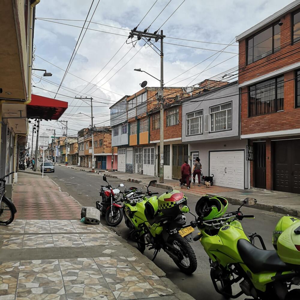 A puñaladas acabaron con la vida de Daniel en Bosa La víctima, de 35 años, recibió el ataque en el barrio Los Naranjos (Bosa) y fue trasladada hasta el Cami de la localidad, en donde falleció horas después.