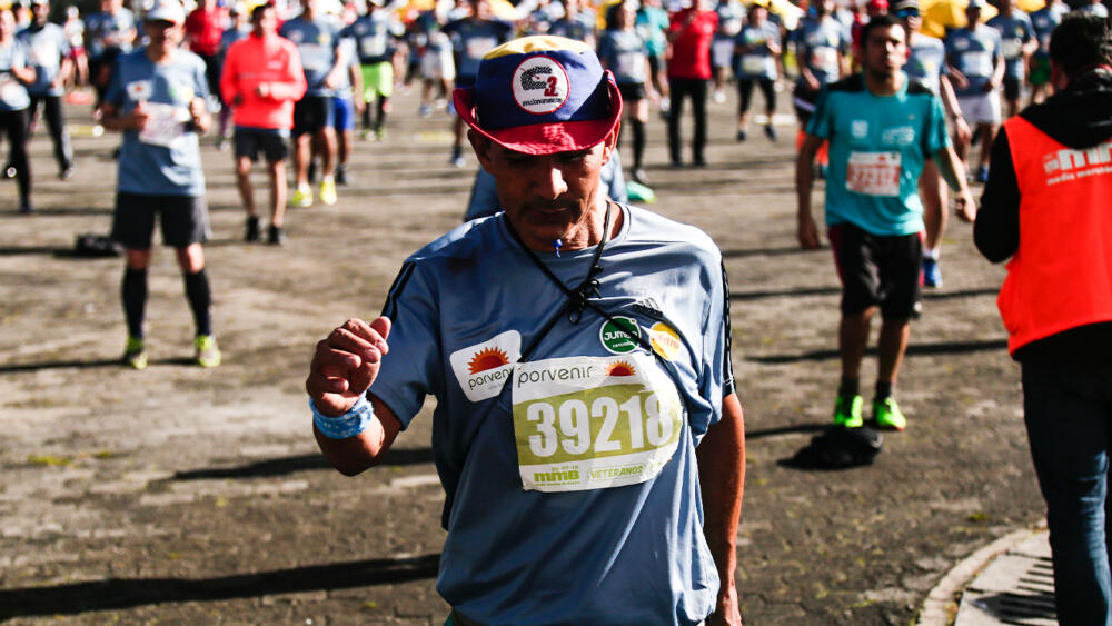 Atletas de 32 países confirmaron su asistencia a la Media Maratón de Bogotá 8 Atletas de 32 países confirmaron su asistencia a la Media Maratón de Bogotá La Media Maratón de Bogotá se correrá este domingo 30 de julio y por Colombia el departamento de Cundinamarca es quien más atletas nacionales lleva inscritos, seguido por Antioquia y Boyacá.