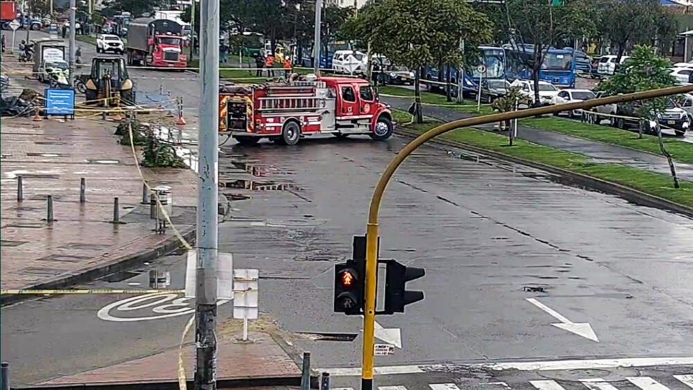 Alerta en Suba por fuga de gas 3 Alerta en Suba por fuga de gas Desde la Secretaría de Movilidad de Bogotá, se informó que en la localidad de Suba se presentó un cierre vial en la Calle 127 con carrera 60 sentido Oriente-Occidente, debido a una fuga de gas en el sector.