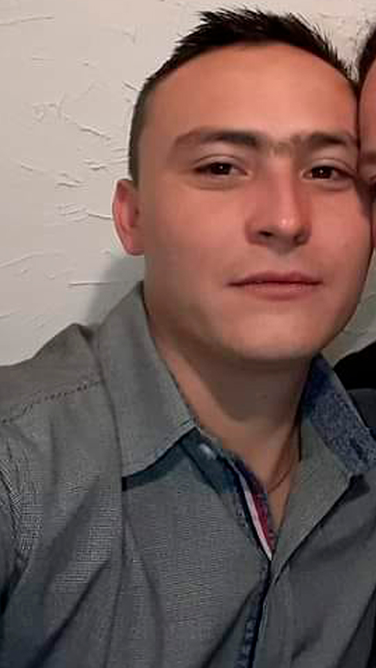 Asesinan a Bernabé delante de su hijo en Bosa 1 Asesinan a Bernabé delante de su hijo en Bosa En horas de la tarde del lunes el sonido de un arma de fuego resonó en las cuadras del barrio San Bernardino (Bosa). De inmediato, las voces de auxilio de la comunidad empezaron a alertar que el trabajador de una tapicería había resultado herido en el hecho.