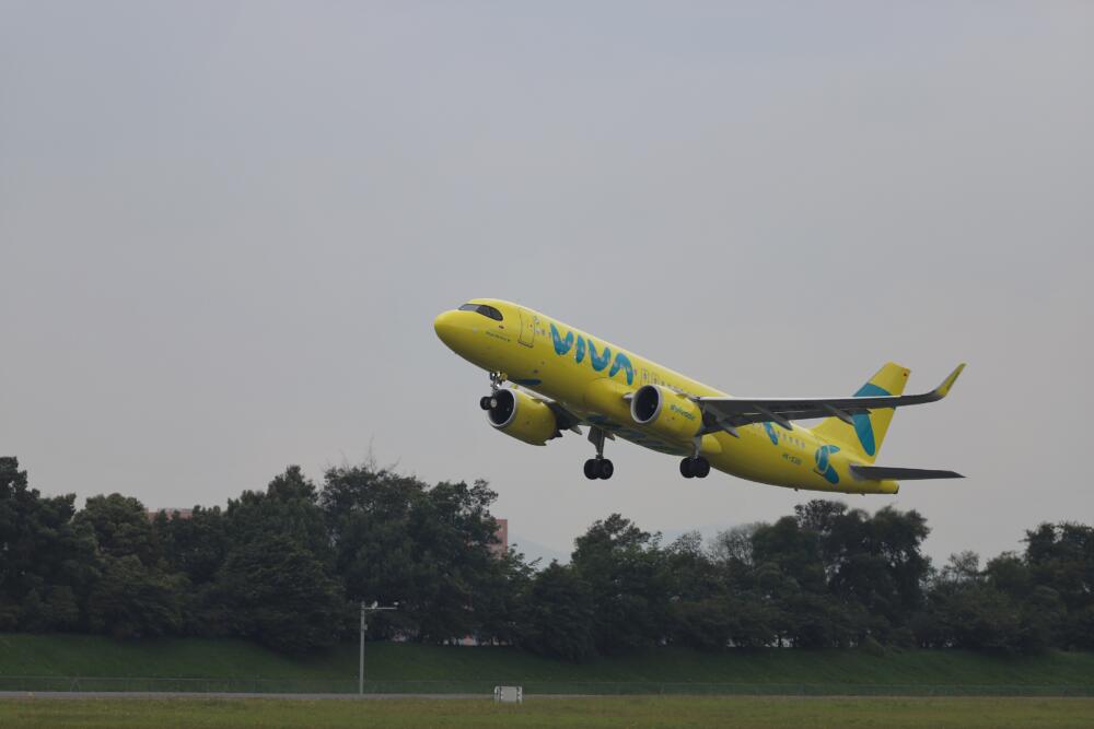 Avianca amplió hasta el 28 de abril protección a viajeros de Ultra y Viva Air 2 Avianca amplió hasta el 28 de abril protección a viajeros de Ultra y Viva Air La aerolínea Avianca le confirmó a los viajeros de Ultra y Viva Air afectados que seguirá cobijando a los usuarios afectados por los más recientes anuncios hasta el próximo viernes 28 de abril.