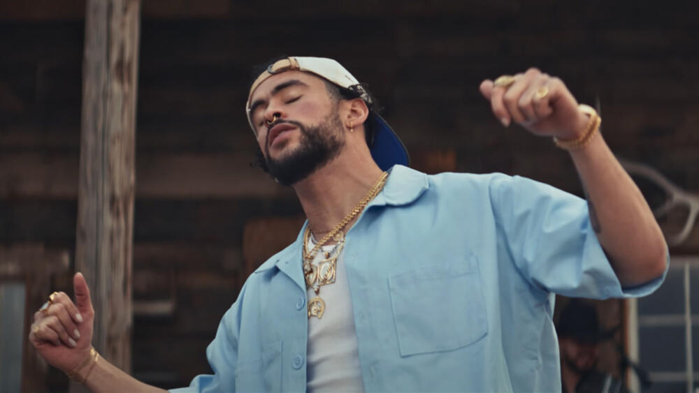 Bad Bunny lanza su nueva canción al estilo regional mexicano El cantante Bad Bunny no para de sorprender, ahora incursiona en otros géneros musicales.