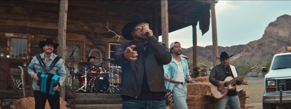 Bad Bunny lanza su nueva canción al estilo regional mexicano 1 Bad Bunny lanza su nueva canción al estilo regional mexicano El cantante Bad Bunny no para de sorprender, ahora incursiona en otros géneros musicales.