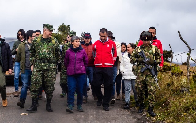 Ofrecen $50 millones por información sobre el asesinato de líder en Sumapaz Tras el crimen de Tautiva, líder social de Sumapaz, se ofrece una recompensa de hasta 50 millones de pesos por información útil para ubicar a los autores del hecho.