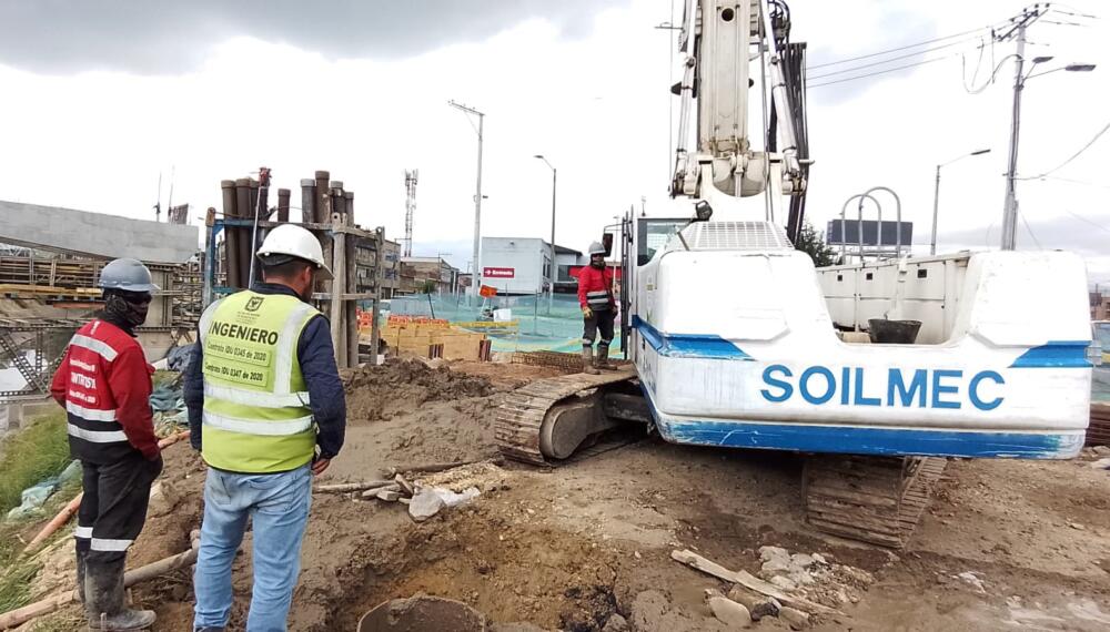 Cierres viales en la Avenida Ciudad de Cali por obras del Metro El Instituto de Desarrollo Urbano (IDU) informó que desde este fin de semana, se llevarán a cabo una serie de cierres viales de alto impacto en la avenida Ciudad de Cali, con el fin de continuar las labores de ampliación de la vía, para poder alimentar la Primera Línea del Metro, principalmenten en la calzada oriental, entre la calle 55 y la diagonal 49 sur (sentido sur - norte).