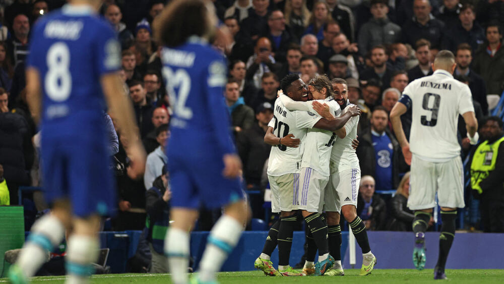 El Real Madrid sigue al mando en la Champions: sacó al Chelsea y está en semifinales 1 El Real Madrid sigue al mando en la Champions: sacó al Chelsea y está en semifinales El Real Madrid demostró una vez más por qué es el mejor equipo del mundo, en la actualidad. El conjunto español se metió en semifinales de la Champions este martes al imponerse 2-0 al Chelsea.