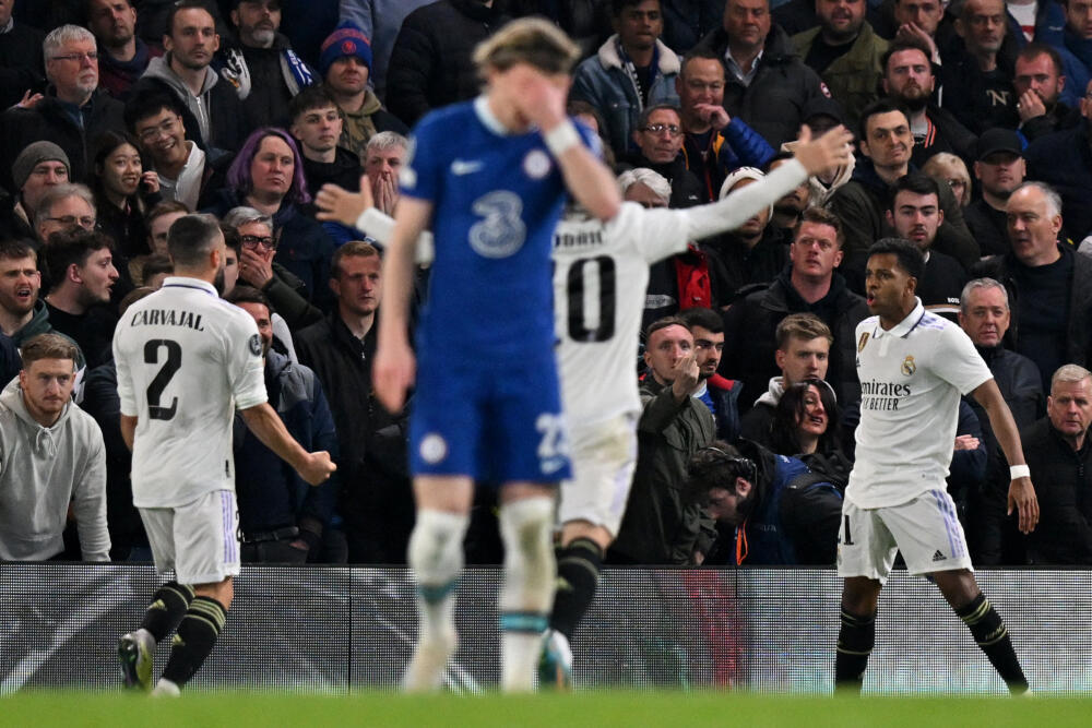 El Real Madrid sigue al mando en la Champions: sacó al Chelsea y está en semifinales 2 El Real Madrid sigue al mando en la Champions: sacó al Chelsea y está en semifinales El Real Madrid demostró una vez más por qué es el mejor equipo del mundo, en la actualidad. El conjunto español se metió en semifinales de la Champions este martes al imponerse 2-0 al Chelsea.