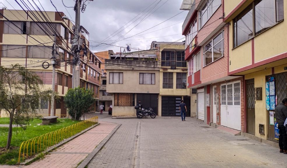 El enigmático final de un hombre que salió con vida de su casa en Usaquén Un hombre que salió con vida de su vivienda, ubicada en Usaquén, falleció mientras iba rumbo a una fundación en Bosa.