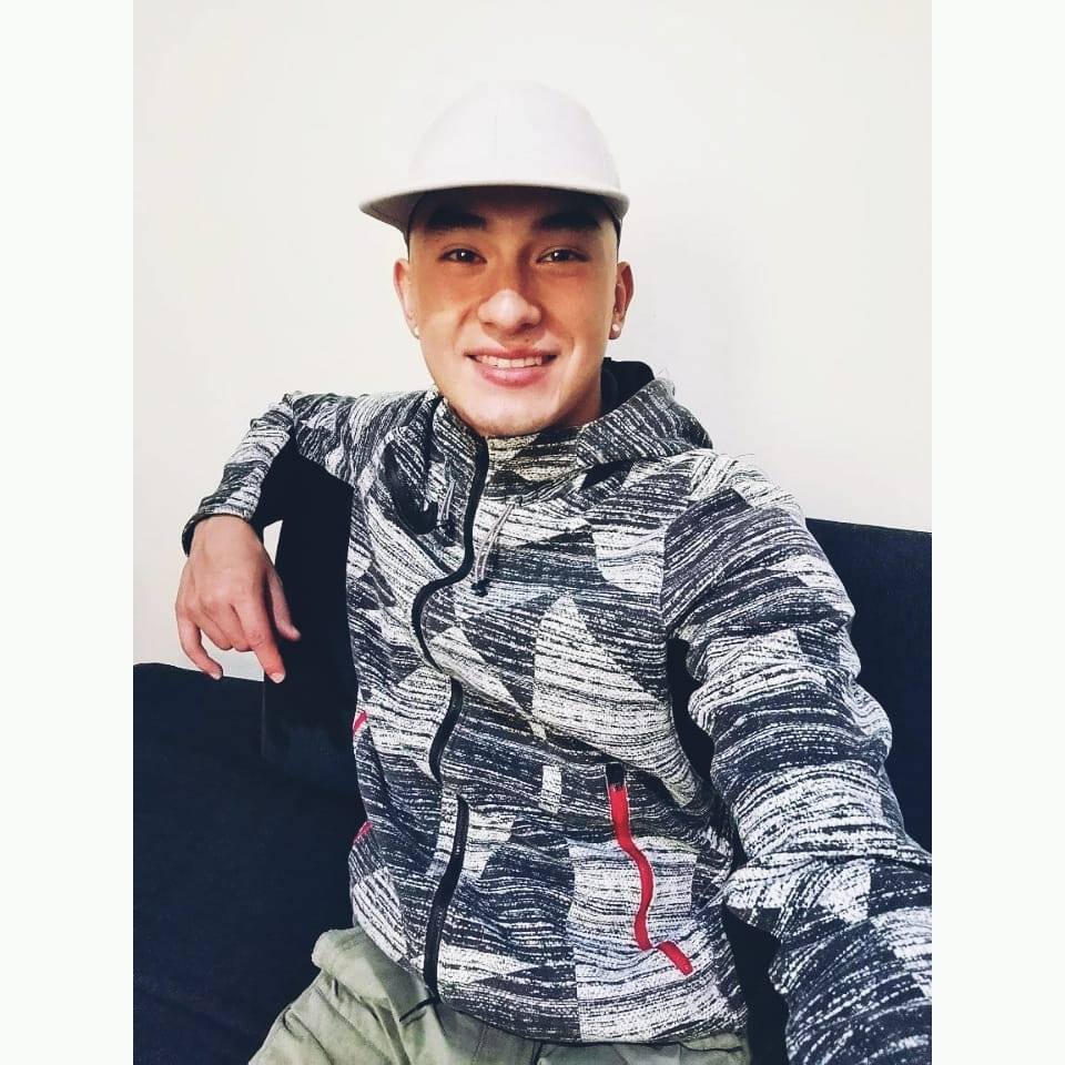 En medio de riña asesinaron a Sergio 1 En medio de riña asesinaron a Sergio La noche de rumba del viernes en el barrio Santa Fe, en pleno centro de la ciudad, terminó en tragedia para un joven de 24 años, quien murió tras ser gravemente herido en medio de una riña que se desató al interior de un establecimiento comercial.