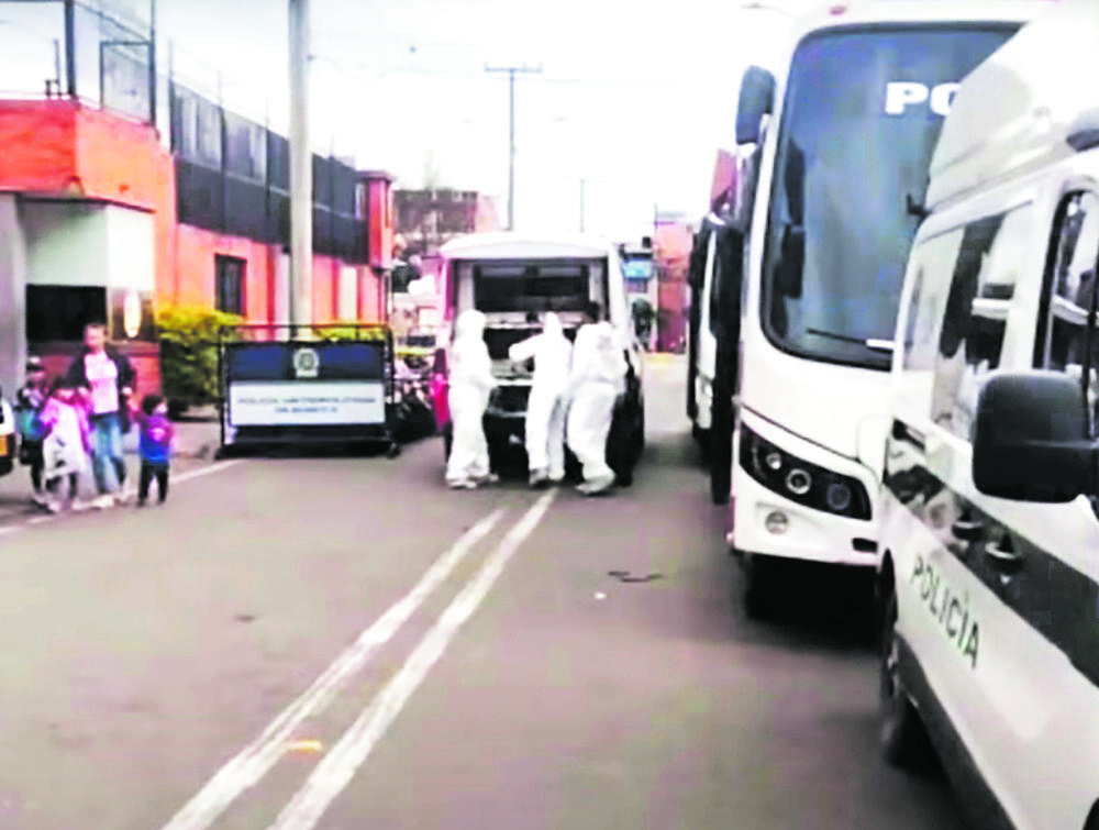 Este es el joven que murió en extrañas circunstancias en estación de Policía de Suba En las últimas horas se conoció la muerte de un preso en la estación de Policía de Suba. El caso se encuentra en investigación por parte del CTI de la Fiscalía, pues este ciudadano presentaba múltiples hematomas en todo su cuerpo.
