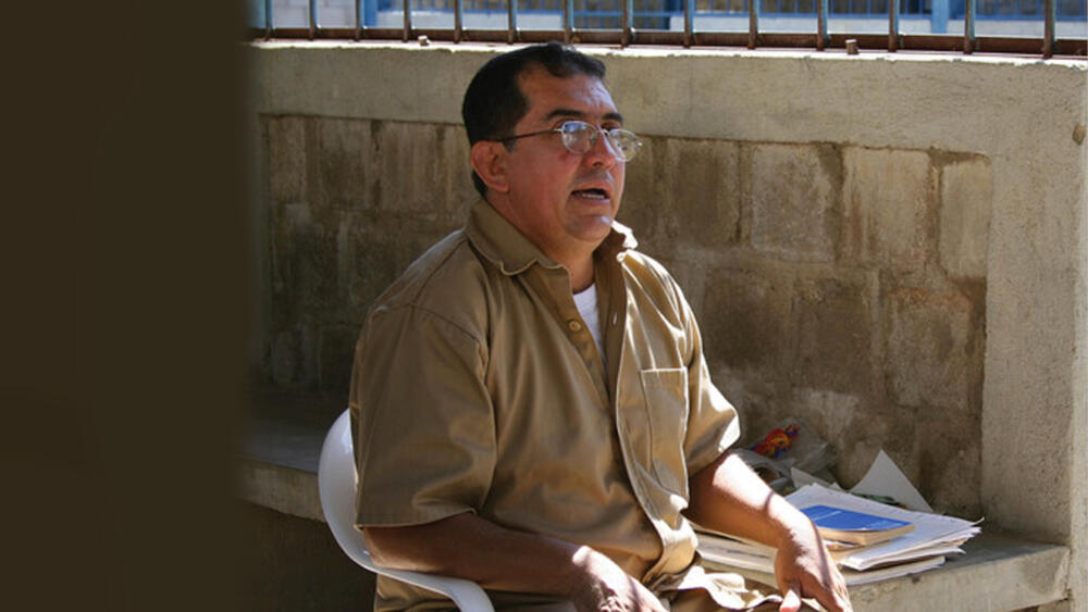 FOTO: Así luce hoy Luis Alfredo Garavito por mortal enfermedad Luis Alfredo Garavito, el sujeto que cometió cientos de atrocidades contra casi 200 niños, padece de cáncer de ojo.