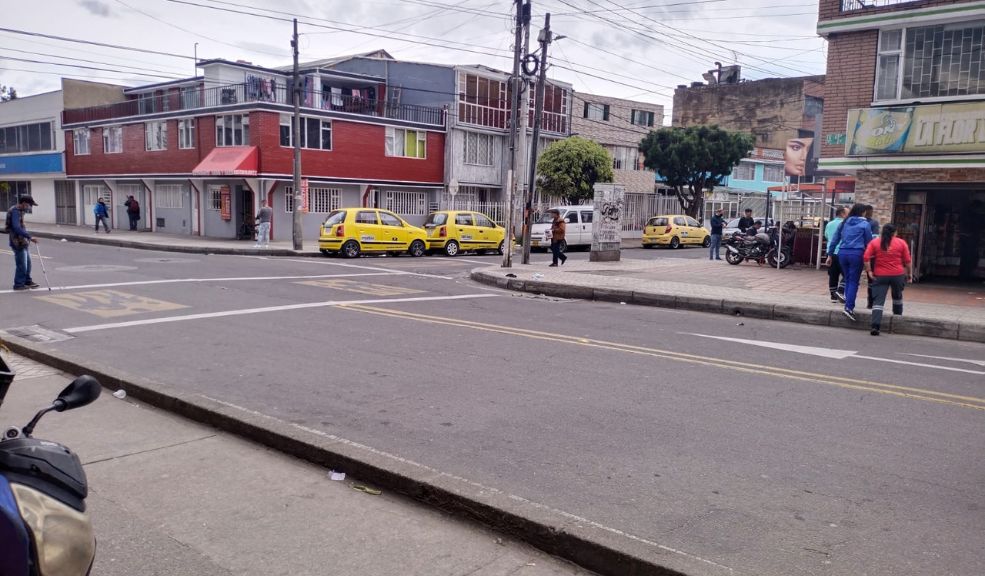 Sicariato en Puente Aranda terminó con los pillos capturados Un sicariato en el barrio Primavera Occidental, de Puente Aranda, dejó a dos sicarios capturados, quienes intentaron huir en un vehículo luego de cometer el crimen.
