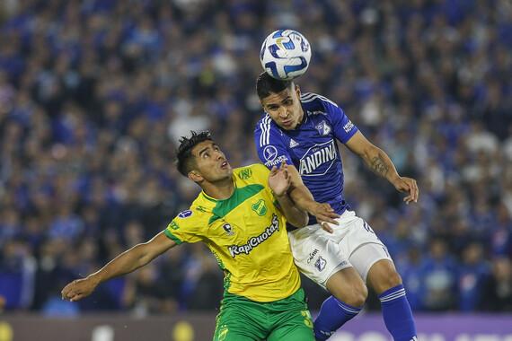 Millos dominó, goleó y empezó celebrando en la sudamericana Millonarios empezó con pie derecho y honores su participación en la Copa Sudamericana. Este martes, en El Campín, el cuadro 'Embajador' goleó 3-0 a Defensa y Justicia de Argentina y cumplió su primer objetivo: ganar como local.