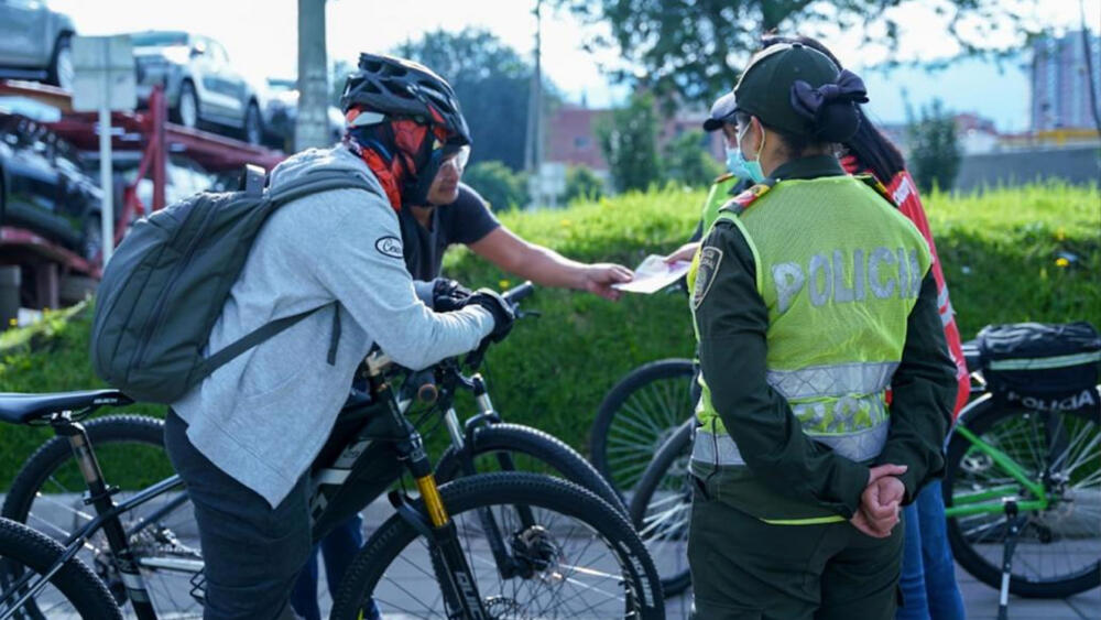 Incautaron camión con 36 bicicletas robadas En las últimas horas, la Policía de tránsito y transporte de Bogotá logró la captura de 4 delincuentes que movilizaban 36 bicicletas robadas avaluadas en más de 54 millones de pesos.