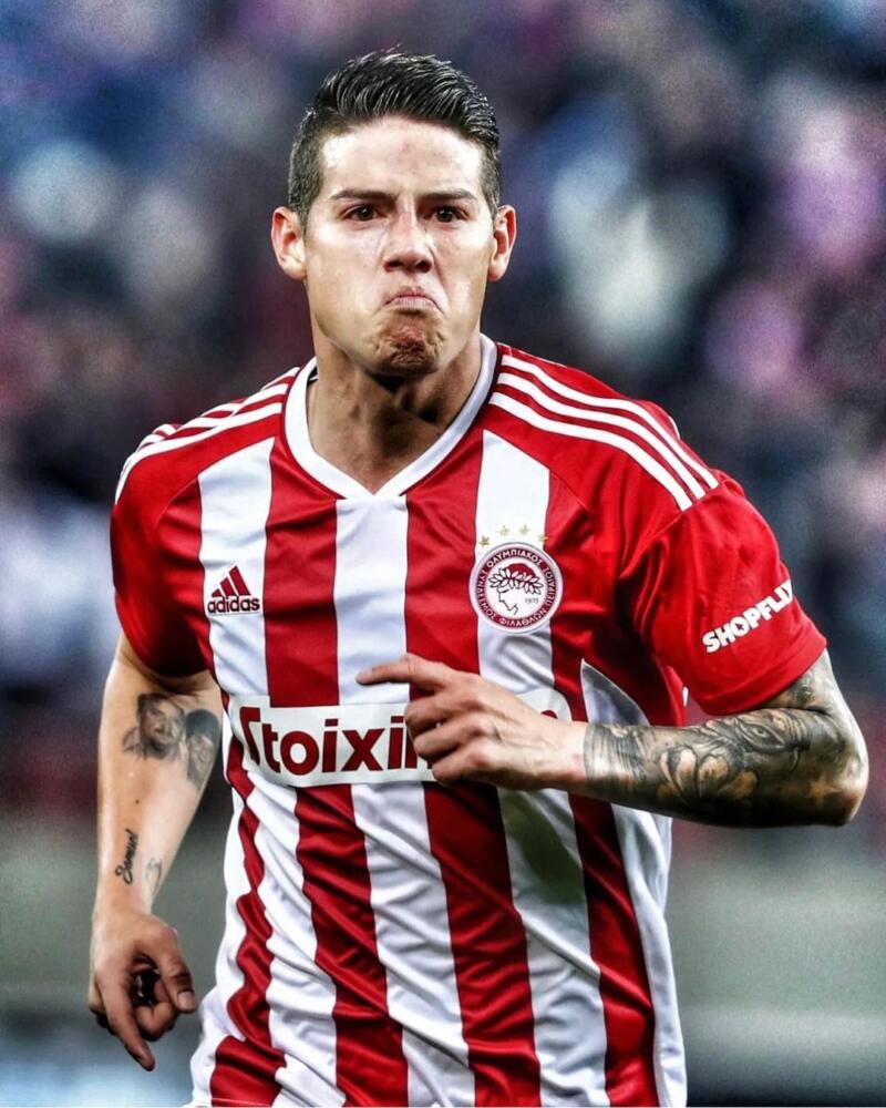 James no volvió a enamorarse del fútbol: le llueven críticas en Grecia El futbolista James Rodríguez hizo parte de la derrota del Olympiacos este fin de semana en su enfrentamiento contra el Panathinaikos, donde perdieron 2 goles por 0 en la liga griega.