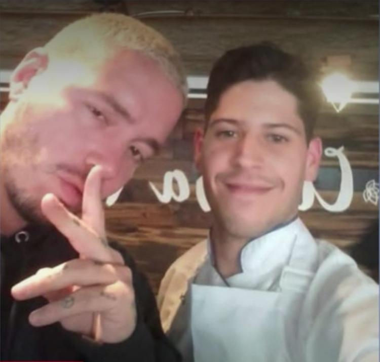 Chef que le cocinó a J Balvin cayó en las drogas y vive en el Bronx de Medellín 2 Chef que le cocinó a J Balvin cayó en las drogas y vive en el Bronx de Medellín Al chef Rogert Uribina la vida le dio un giro de 180° y pasó de trabajar en un reconocido restaurante en Medellín, a vivir en las calles del Bronx.