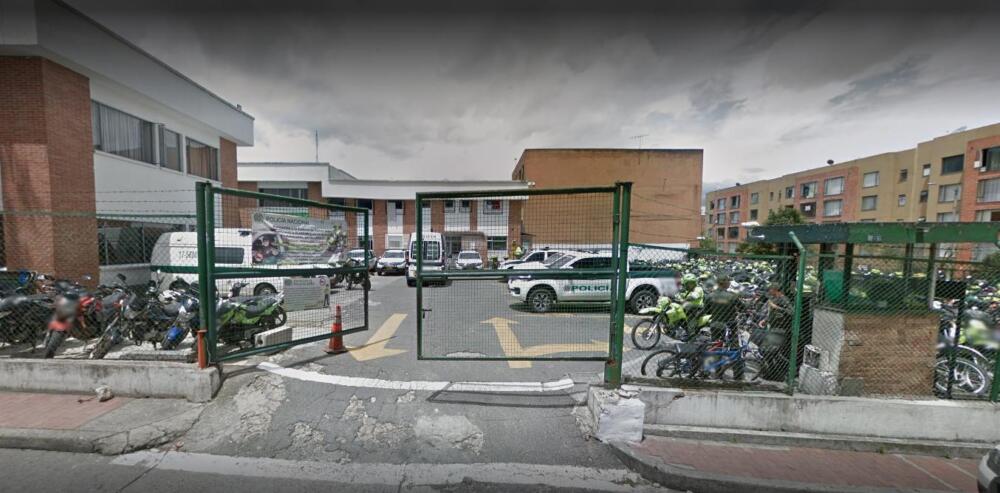 Joven que falleció dentro de estación de Policía de Suba fue torturado En las últimas horas se conoció el dictamen de Medicina Legal sobre la muerte del joven Juan Sebastián Arismendi (26 años), quien falleció en el Hospital Simón Bolívar tras ser remitido desde la estación de Policía de Suba.