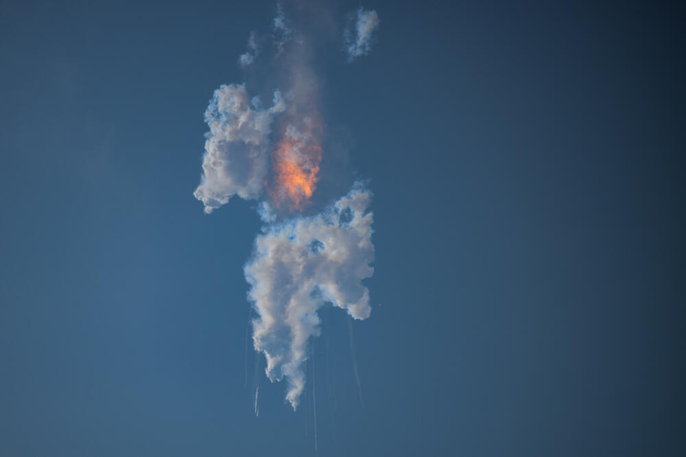 ¡Impactante! Estalló la nave espacial de SpaceX, la más grande de la historia tras su lanzamiento 2 ¡Impactante! Estalló la nave espacial de SpaceX, la más grande de la historia tras su lanzamiento La explosión de la nave espacial Starship, diseñada por la empresa del multimillonario Elon Musk, dejó atónitos a los espectadores que asistieron a observar el lanzamiento.