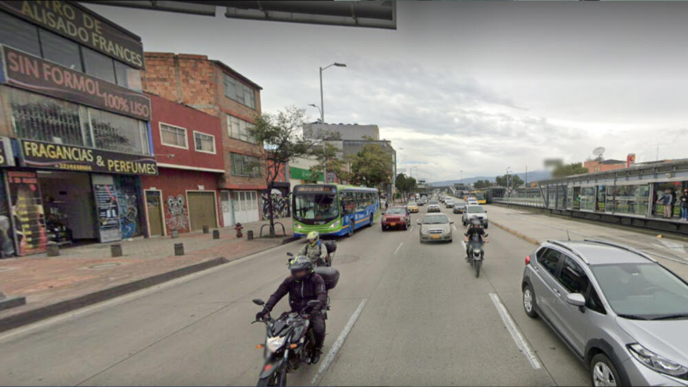 Le hacen el paseo millonario a una pareja en la Calle 85 La inseguridad en la capital está cada vez peor, muestra de esto son los casos de paseos millonarios que en los últimos días se han registrado en diferentes puntos de Bogotá, tal como le ocurrió a una pareja al norte de Bogotá este fin de semana.