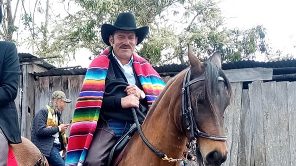 Se conocieron nuevos detalles en caso del líder social asesinado en Sumapaz Hombres armados llegaron hasta la vivienda de Carlos Julio Tautiva Cruz, ubicada en la vereda Lagunitas, en una apartada zona rural de la localidad de Sumapaz, y lo asesinaron vilmente, luego de dispararle indiscriminadamente. En el hecho resultó herida la nuera del occiso.