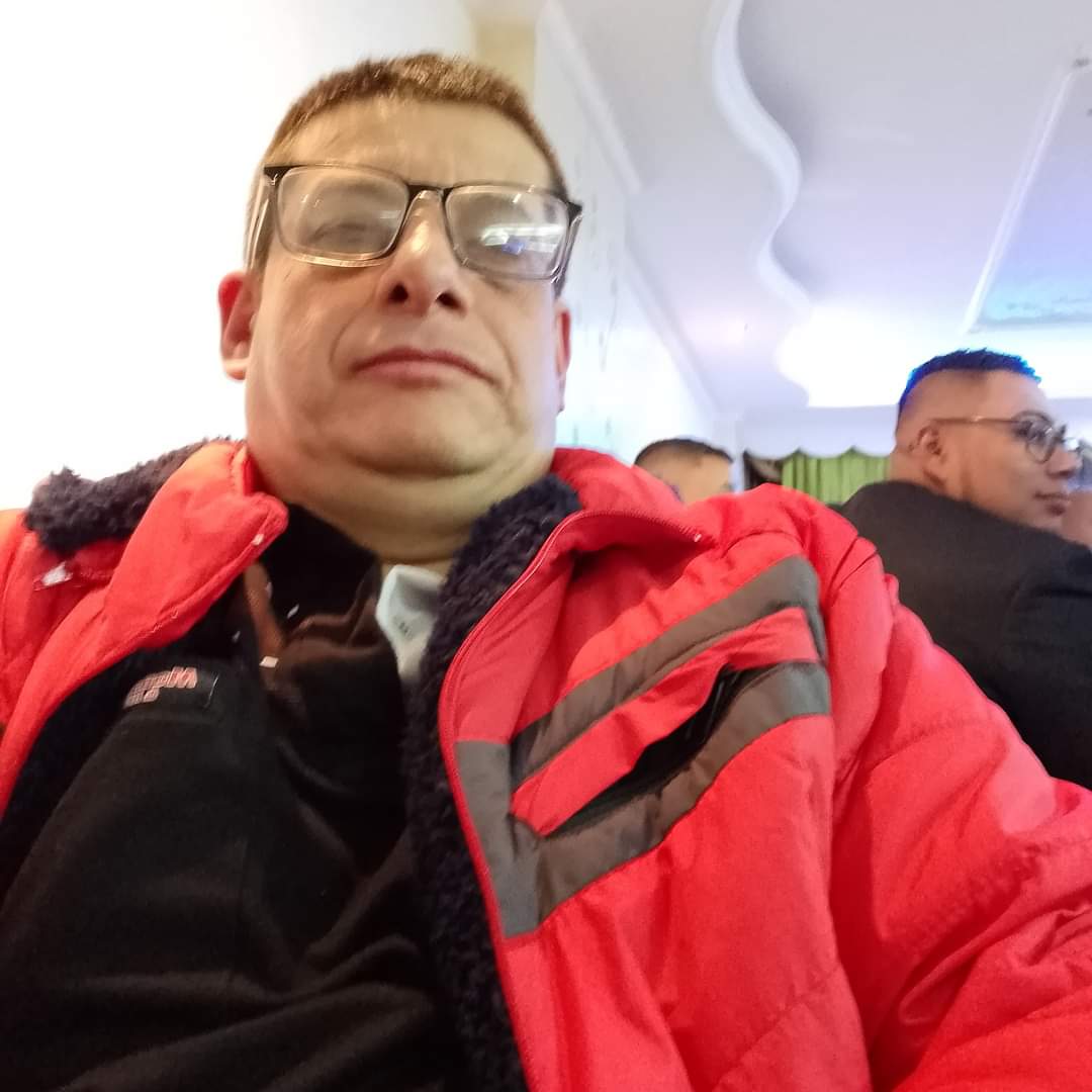 Luto en Rafael Uribe por crimen a bala dentro de una tienda 2 Luto en Rafael Uribe por crimen a bala dentro de una tienda Cerca del mediodía de este miércoles, un reconocido vecino del barrio La Paz, ubicado en la parte alta de la localidad de Rafael Uribe, fue vilmente asesinado al interior de una tienda.