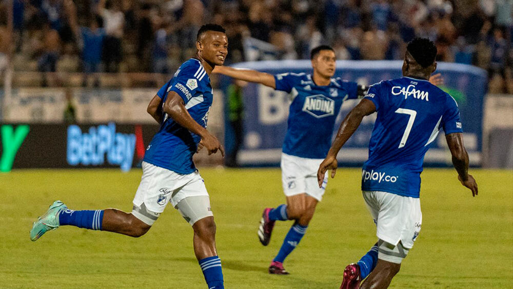 Millos empató con el Huila y sigue en lo más alto Millonarios no pudo hacer valer su superioridad futbolística y esta noche apenas sumó un empate (1-1), frente a Huila, como local, en la fecha 13 de Liga. El 15 veces campeón de Colombia no jugó un gran partido, como lo esperaba su afición. Eso sí, se mantiene como líder