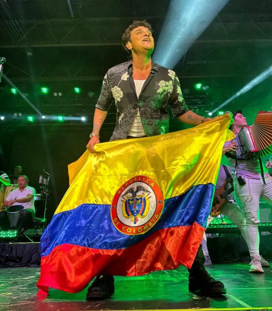 Mánager de Silvestre Dangond dice que nunca le ofrecieron ese billete al cantante La mañana de este lunes el cantante Silvestre Dangond fue tendencia en redes sociales porque se hizo viral que supuestamente el cantante rechazó un millonario contrato que le ofrecieron para que se presentara en el Festival Vallenato este año, el cual se llevará a cabo el próximo fin de semana.
